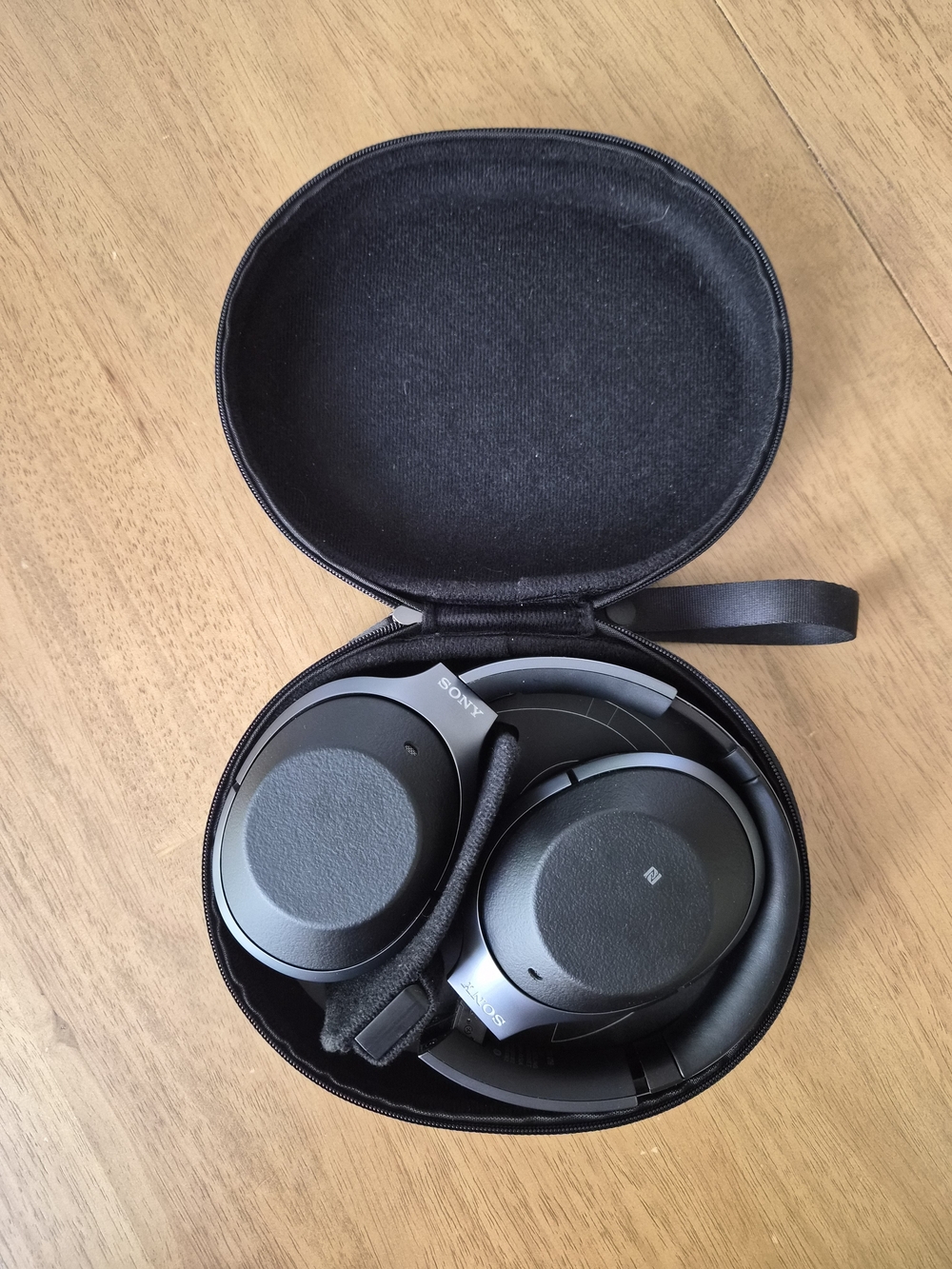 Sony WH-1000XM2 wireless noise-canceling headphones in black with case & cables